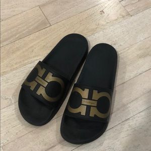 Salvatore Ferragamo pool slides size 8